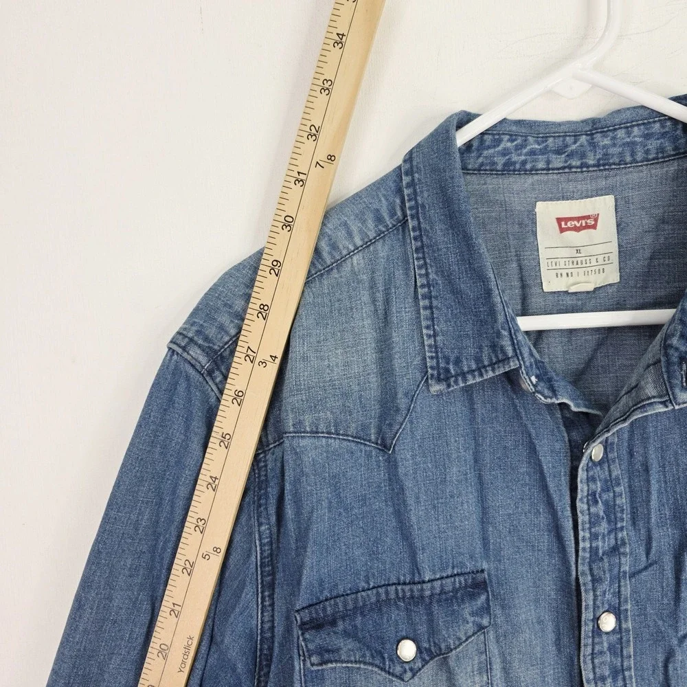 Levi's Denim Chambray Men's XL Western‎ Pearl Snap Shirt Faded Distressed L/S